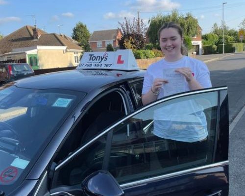 Well done Lauren from Le9 on passing your driving test first time!